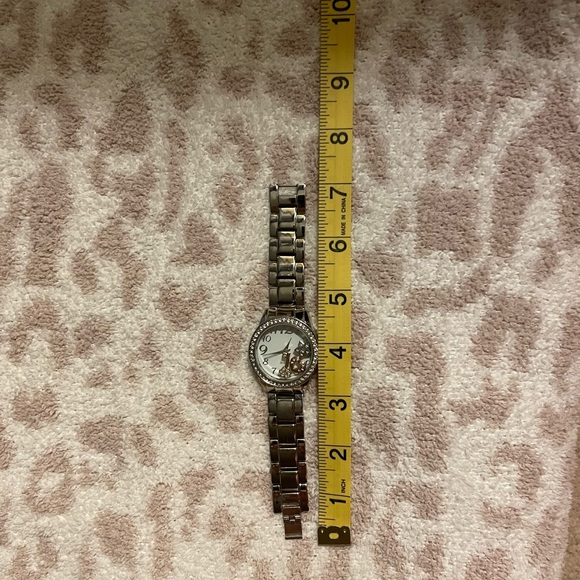 VGC Vintage AVON Floating Charms Silver tone Wristwatch. - Picture 13 of 16